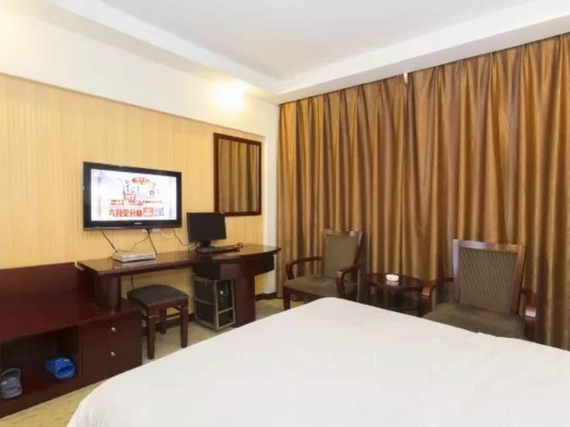 Kaiserdom Hotel Changsha Railway Station Екстер'єр фото